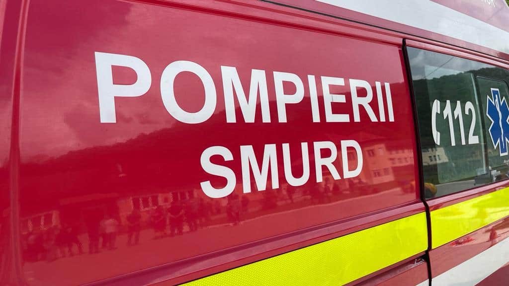 Accident rutier pe DN 67C la Petrești, implicate două vehicule