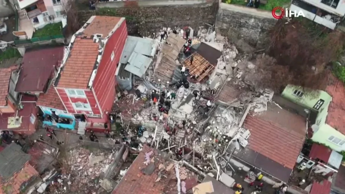 Două clădiri s-au prăbușit în Istanbul din cauza unei explozii de gaze