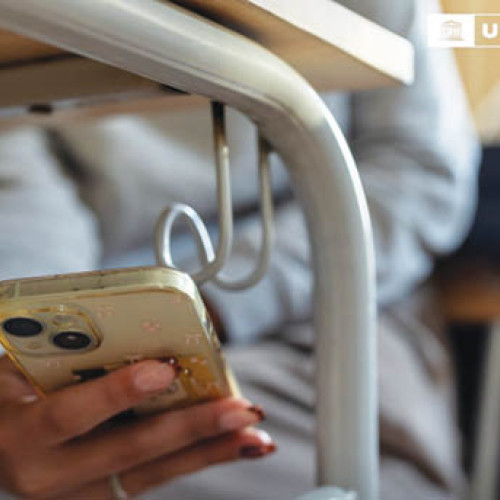 Aproape 60% din țări interzic telefoanele mobile în școli