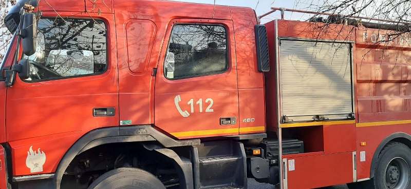 Incendiu la un tractor agricol în Gârbovița, intervenție a pompierilor