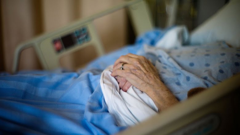 Femeie de 91 de ani abandonată într-un spital din Târgu Jiu