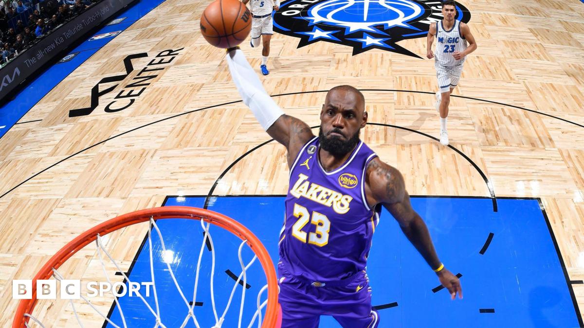 LeBron James stabilește un record de apariții în NBA într-o victorie dramatică a Lakers