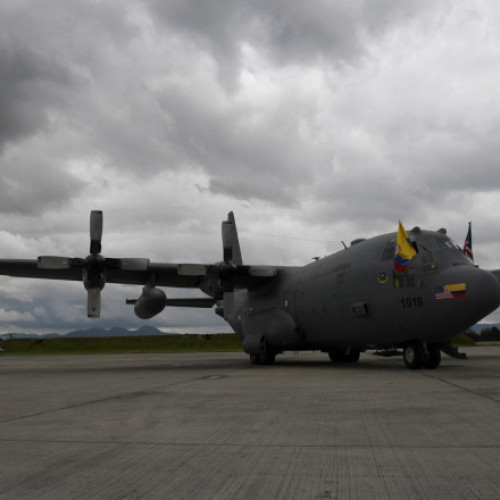 Avion militar columbian s-a prăbușit la decolare, 20 de militari răniți