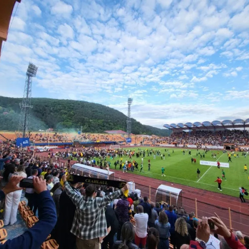 Plata de către autorităţi a salariilor de la cluburile sportive– se aşteaptă raportul comisiilor