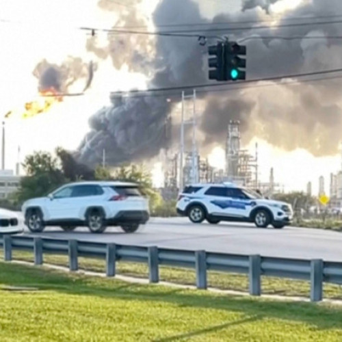 Explozie puternică la rafinăria Valero din Port Arthur, Texas