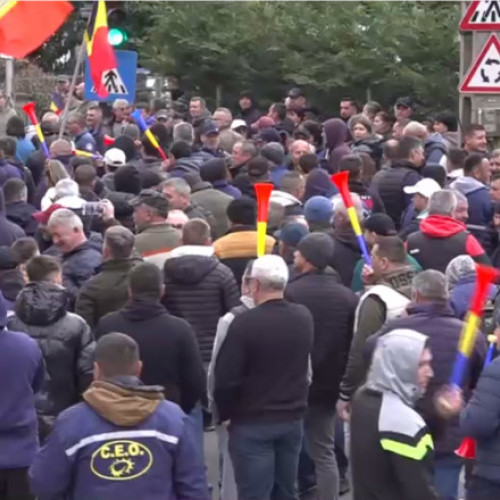 Minerii din Gorj protestează în București împotriva reducerii de personal