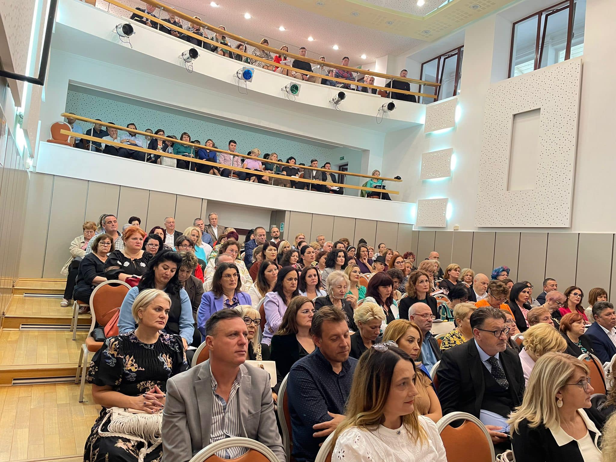 Directorii de școli evaluați de elevi în noul proiect al MEC