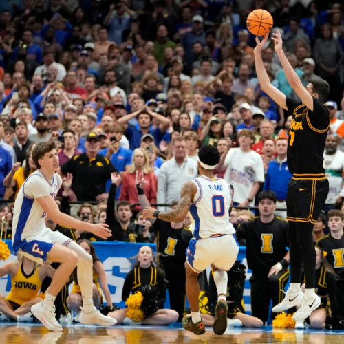 Iowa beats No. 1 seed and defending champ Florida in March Madness on Folgueiras' 3 in final seconds - AP News