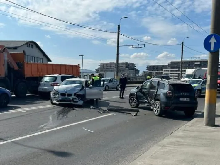 Accident pe Podul IRA din Cluj-Napoca: traficul, blocat