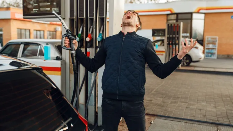 Prețul motorinei depășește 10 lei/litru în București și alte orașe din România