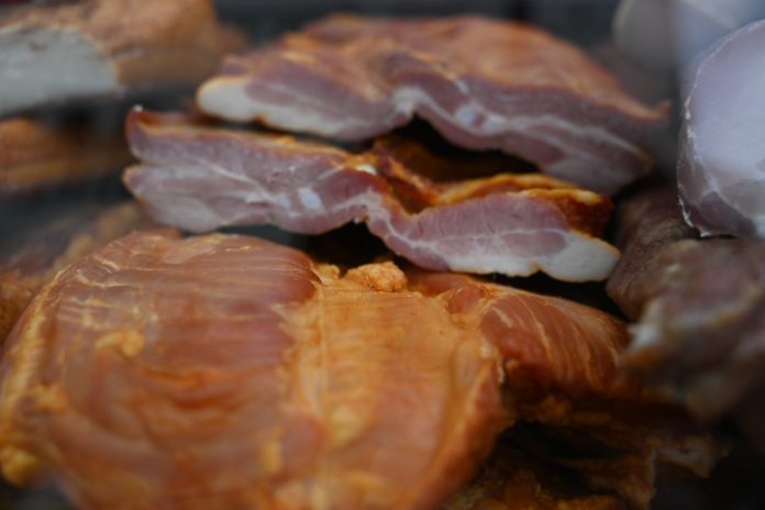 Piață volantă cu produse locale în Cartierul Pajura, Sector 1