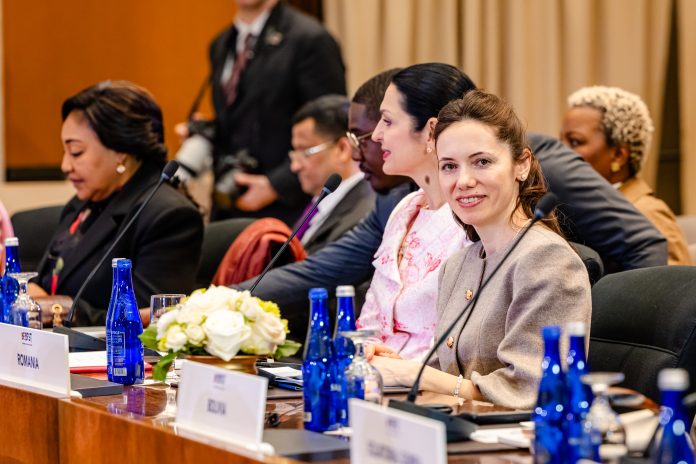 Mirabela Grădinaru colaborează cu Melania Trump pentru educația digitală