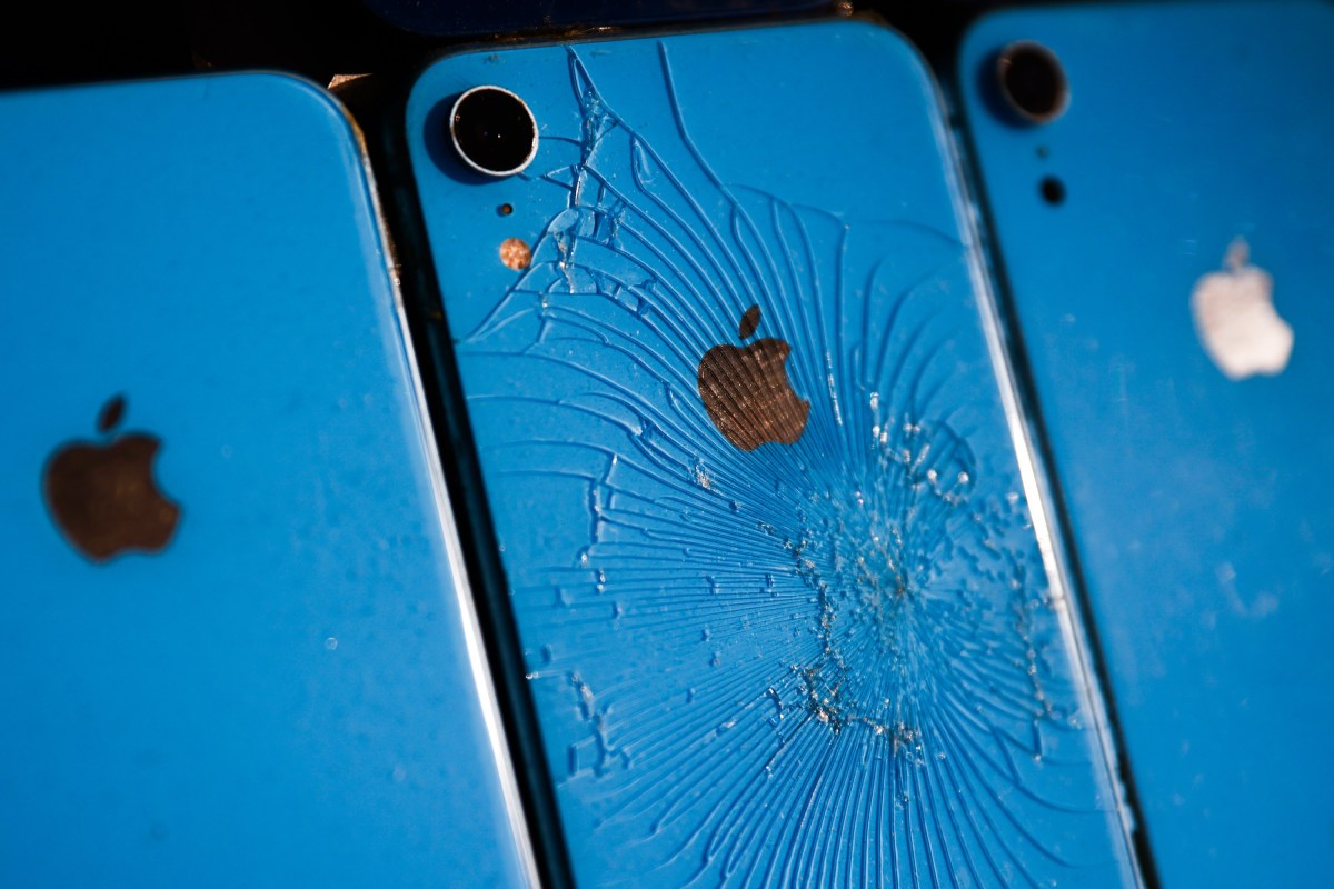 O persoană a divulgat public un kit de exploatare care poate hăcui milioane de iPhone-uri