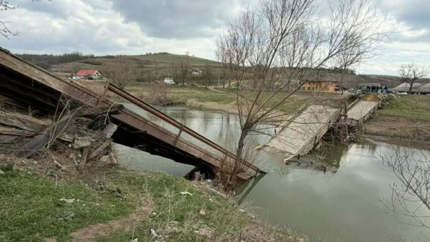 Podul de pe DC 33A, între Ariușd și Bod, s-a surpat complet