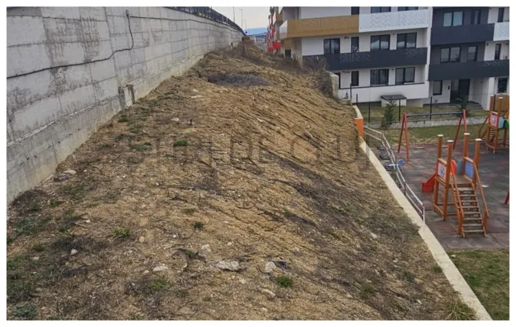 Părinții din Baciu protestează din cauza interzicerii jocului în aer liber