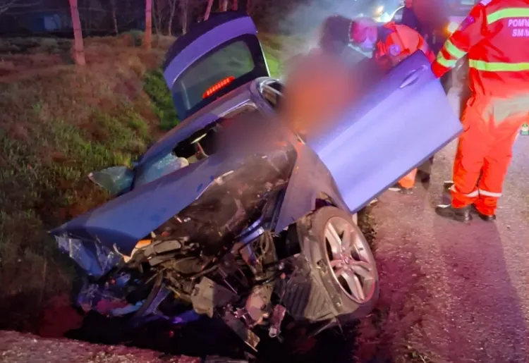 Accident grav pe centura Gherlei: pompierii intervin pentru salvarea unui tânăr