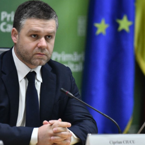 Jurnaliștii din București riscă pierderea accesului gratuit la cultură și parcat