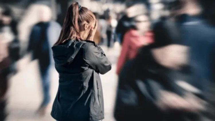 Românii resimt o presiune economică tot mai crescută, spune un sondaj IRSOP