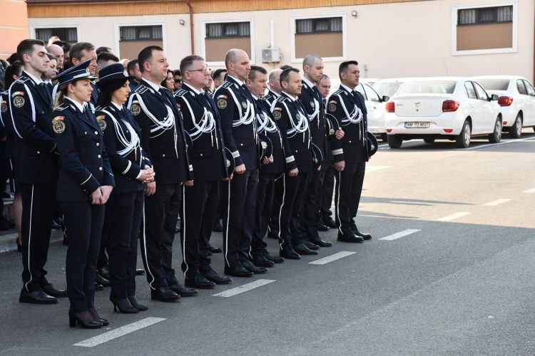 Polițiștii maramureșeni onorează memoria colegilor căzuți în slujba comunității