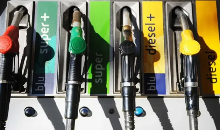 Distributori de carburanți avertizează Guvernul despre măsura limitării adaosului comercial