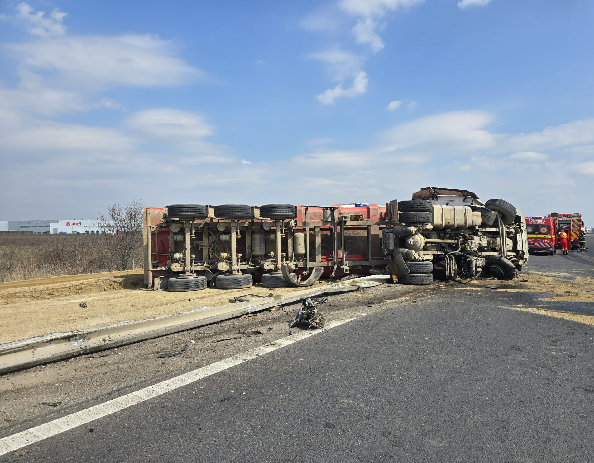 Accident rutier pe A1 București-Pitești, un bărbat transportat la spital