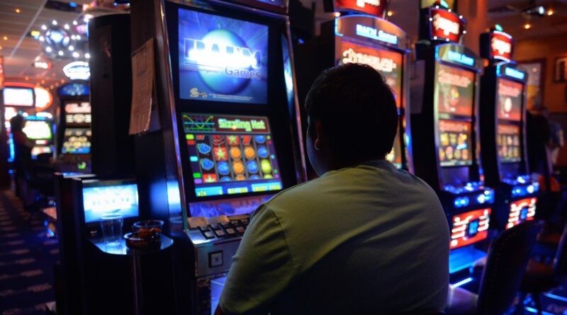 Vulcan vrea să interzică păcănelele, decizia va aparține comunității