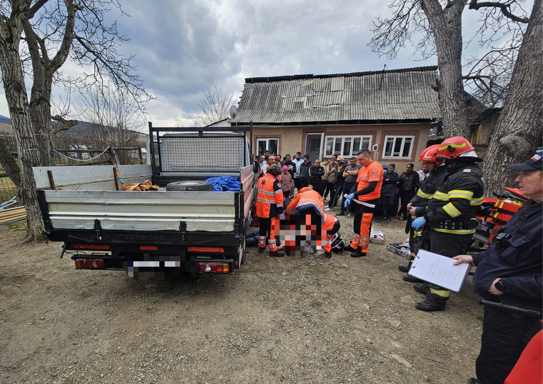 Accident tragic în Neamț: un bărbat a murit după ce o remorcă a căzut peste el