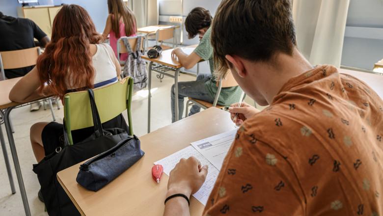 Prezență ridicată la simularea examenului de Bacalaureat în Neamț