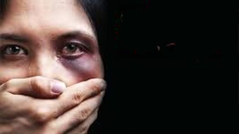 Parlamentul adoptă o lege istorică pentru protecția femeilor în România