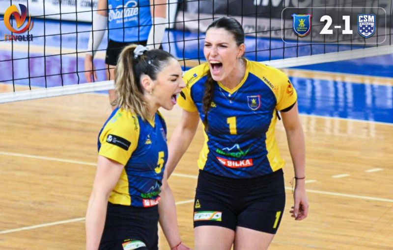 Corona Brașov se califică în semifinalele Diviziei A1 de volei feminin