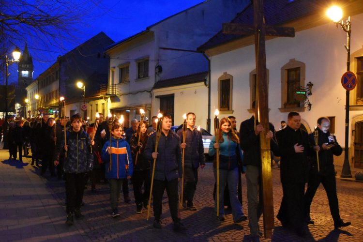 Procesiune religioasă în Baia Mare cu restricții de circulație