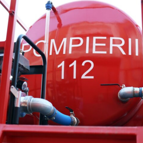 Incendiu devastator la un depozit de deșeuri din Luduş