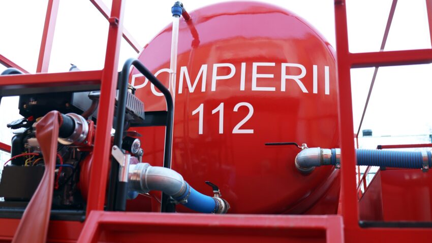 Incendiu devastator la un depozit de deșeuri din Luduş