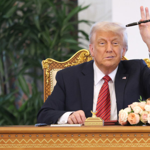 Donald Trump va avea semnătura pe noile bancnote americane