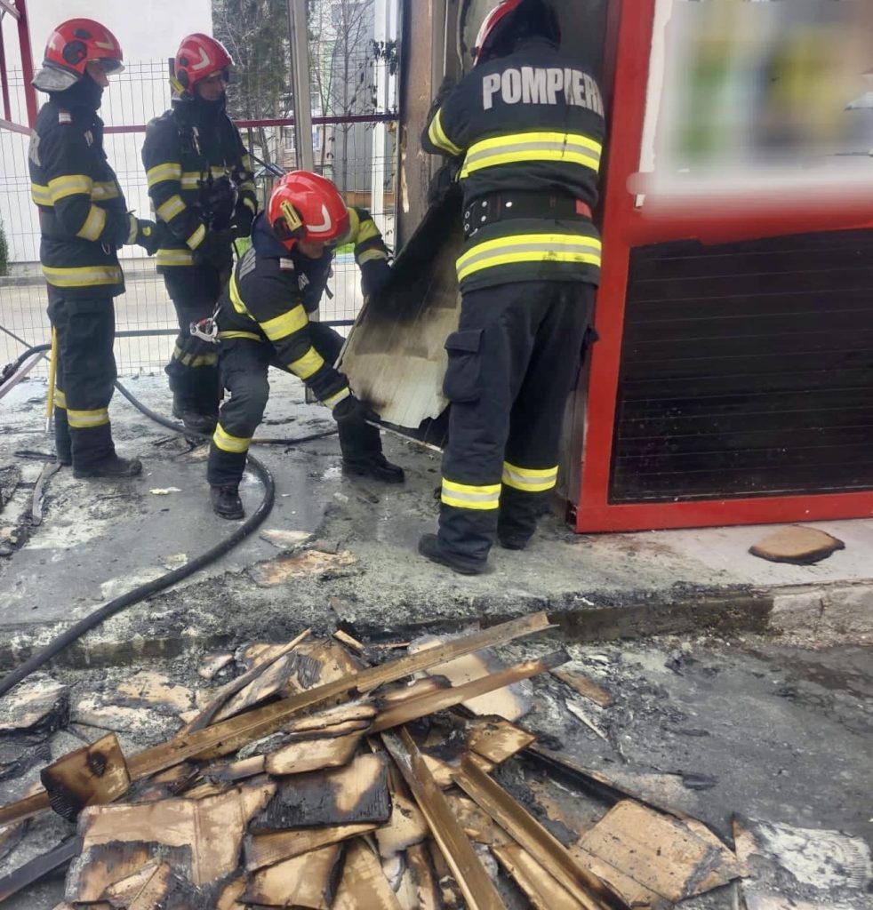 Incendiu la Școala Gimnazială „I.L. Caragiale” din Pitești