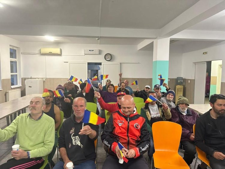 Entuziasm la Azilul de Noapte din Baia Mare, în timpul meciului România - Turcia