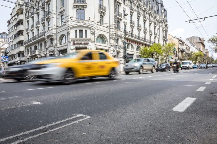 Peste jumătate dintre români recunosc că au încălcat reguli de circulație