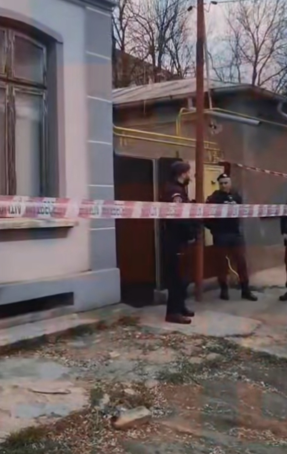 Anchetă în Brăila după descoperirea unui tânăr mort în apartament