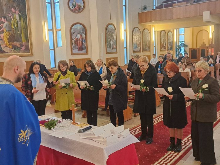 Șase credincioase din Baia Mare se alătură Reuniunii Mariane