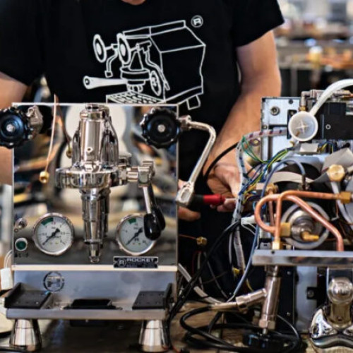 Furt calificat la o firmă din Orăștie: angajat reținut de polițiști