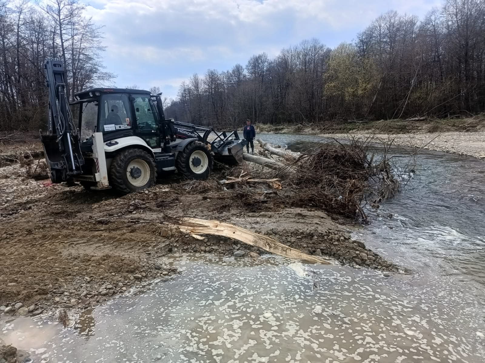 Apel de urgență pentru prevenirea inundațiilor pe pârâul Sohodol din Gorj