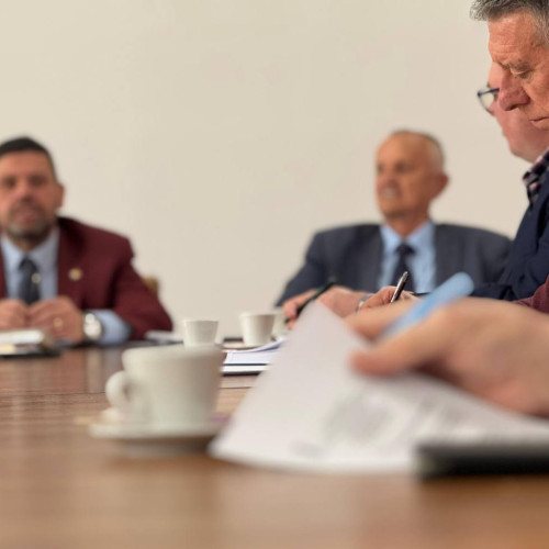 Discuții despre calitatea apei potabile în Dâmbovița