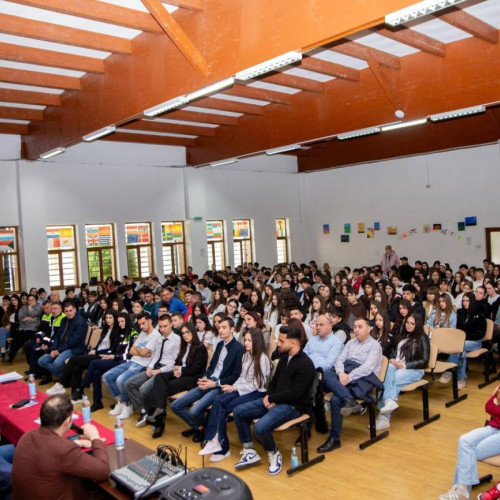 Titu organizează activitate educativă pentru prevenirea consumului de droguri