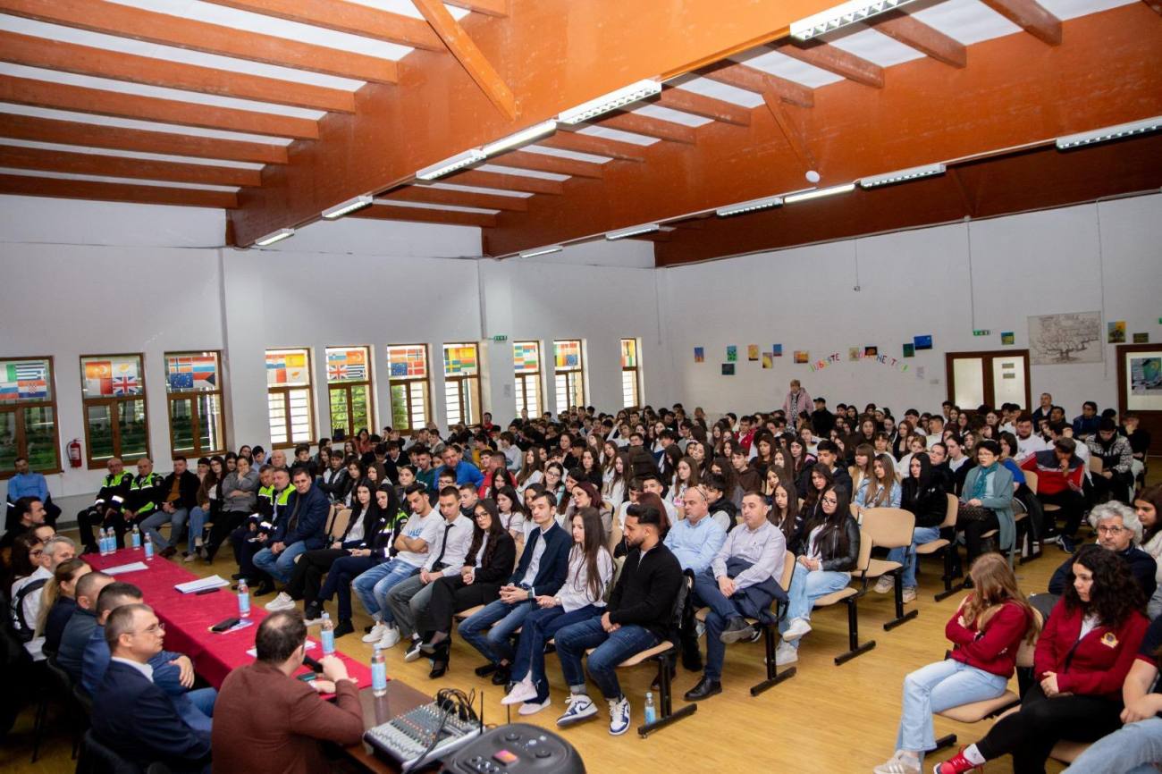 Titu organizează activitate educativă pentru prevenirea consumului de droguri