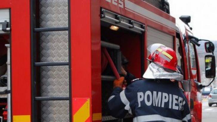 Incendiu devastator în comuna Băleni, intervenție a ISU Dâmbovița