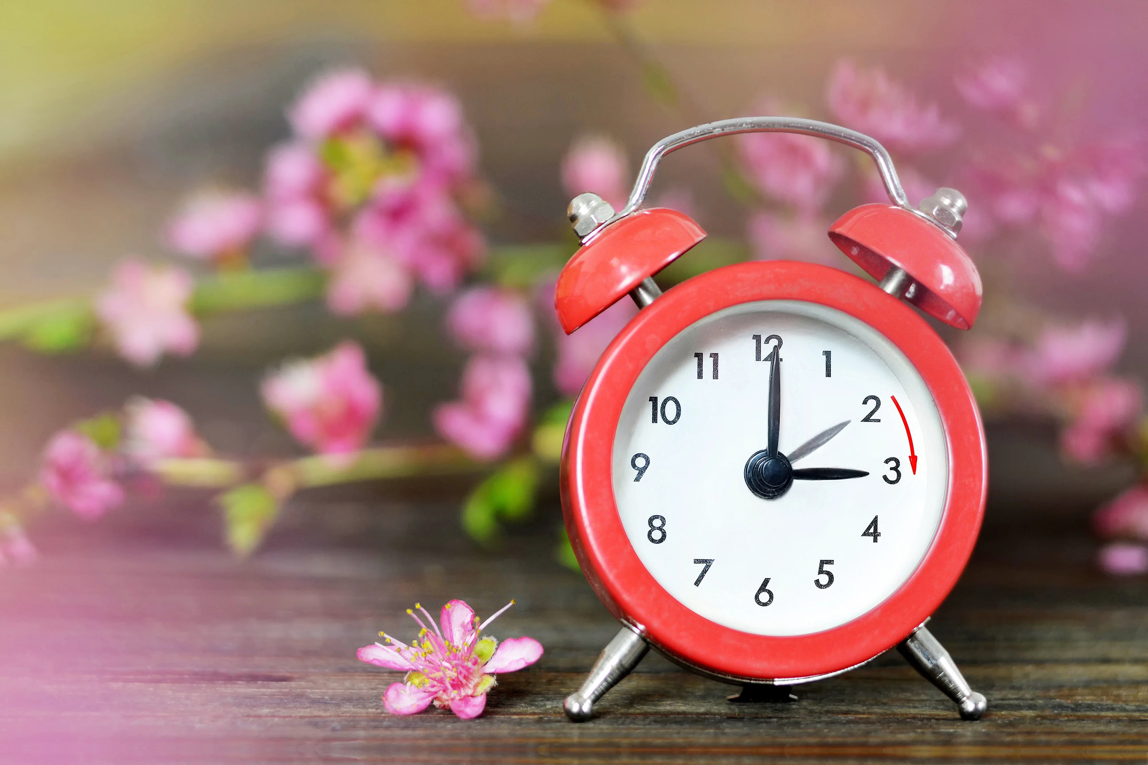 România trece la ora de vară în acest weekend