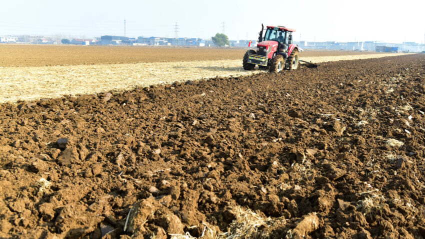 Fermierii pot cumpăra motorină ieftină pentru lucrări agricole mecanizate
