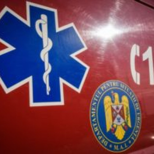 Incendiu în Hălchiu: Trei persoane rănite într-o casă din satul Satu Nou, intervenția echipajelor de salvare și ajutor medical în curs