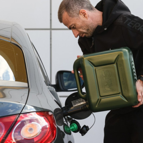 Rusia impune interdicția exporturilor de benzină pentru a stabiliza prețurile interne