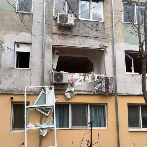 Explozie într-un bloc din Caracal: o persoană rănită și 25 evacuate